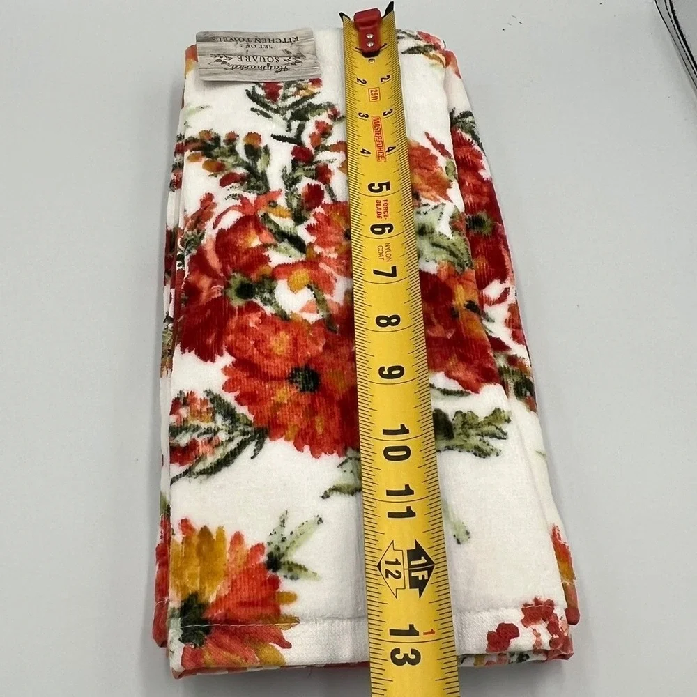 Haymarket Square Kitchen Towels Unisex OS Red Floral New Set of 2 443416